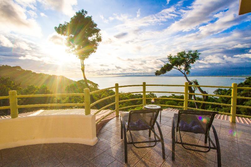 Issimo Suites Boutique Hotel & Spa - Adults Only Manuel Antonio Bagian luar foto