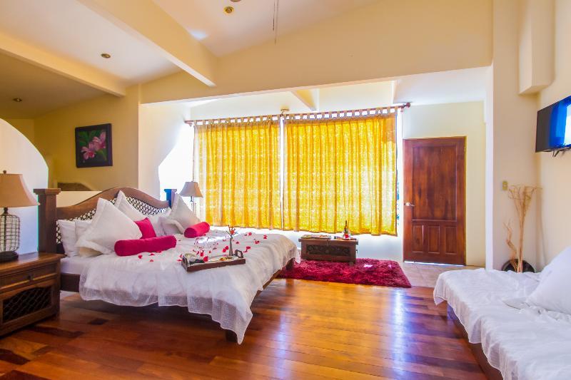 Issimo Suites Boutique Hotel & Spa - Adults Only Manuel Antonio Bagian luar foto
