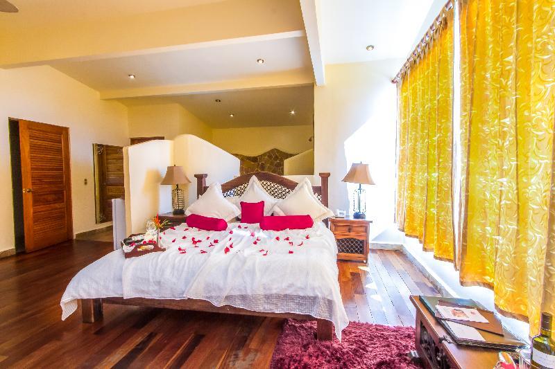 Issimo Suites Boutique Hotel & Spa - Adults Only Manuel Antonio Bagian luar foto