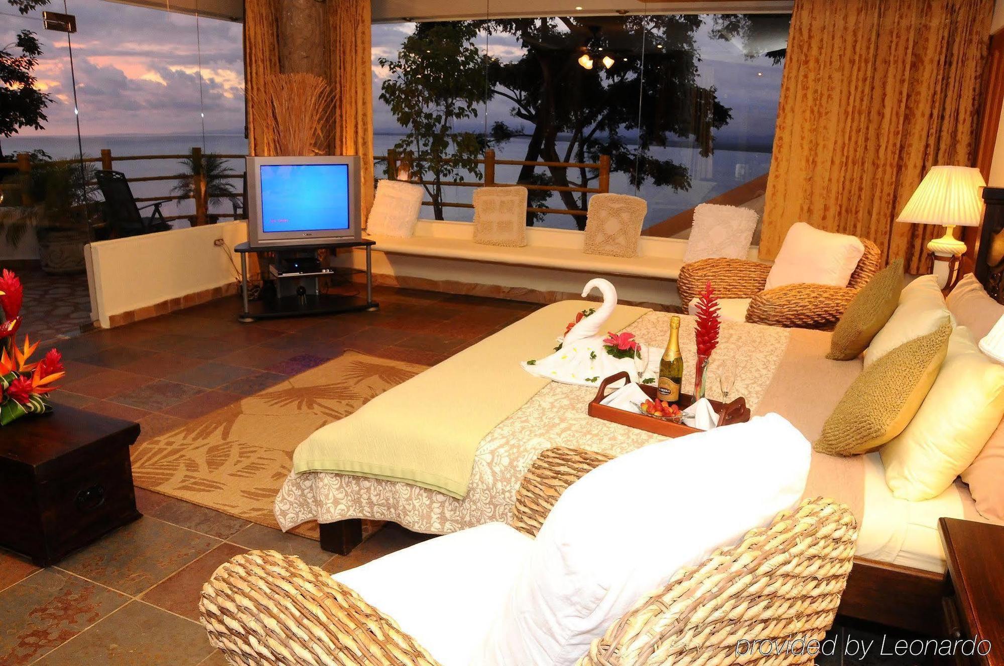 Issimo Suites Boutique Hotel & Spa - Adults Only Manuel Antonio Bagian luar foto