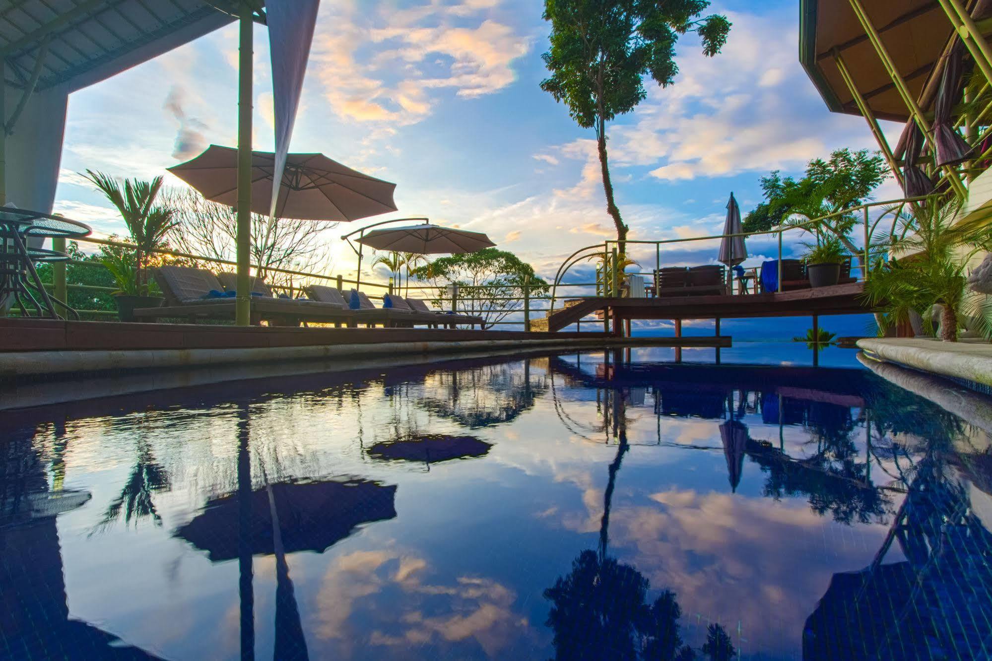 Issimo Suites Boutique Hotel & Spa - Adults Only Manuel Antonio Bagian luar foto