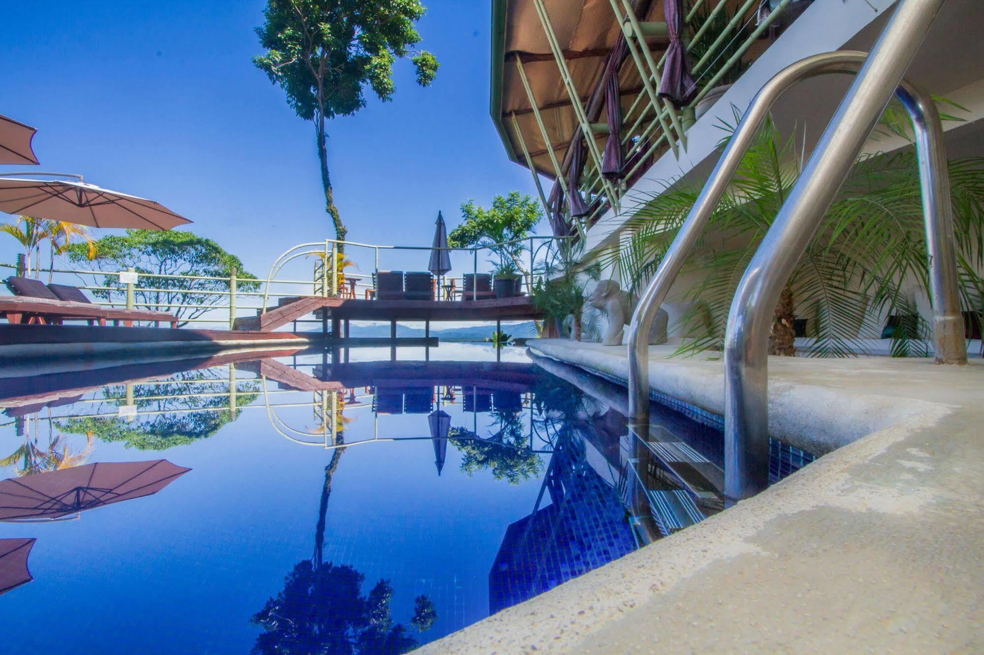 Issimo Suites Boutique Hotel & Spa - Adults Only Manuel Antonio Bagian luar foto